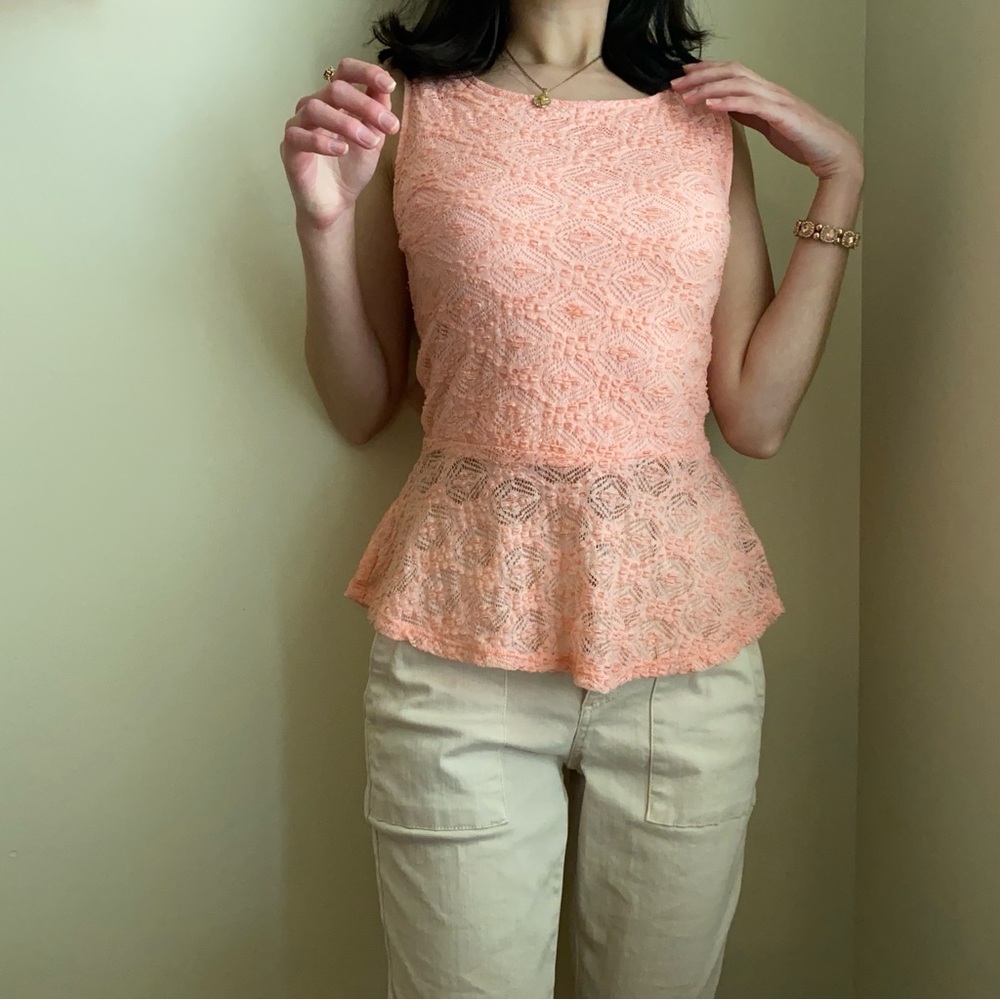 Elegant Peach Lace Sleeveless Top